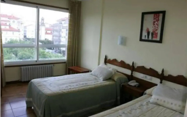 Hotel Restaurante Nogallás комната для гостей