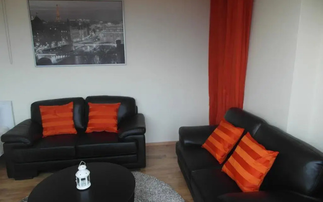 Отель Brussels Louise Penthouse комната для гостей