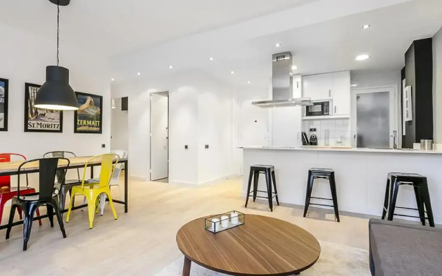 Апартаменты Homenfun Plaza España Apartment Барселона комната для гостей
