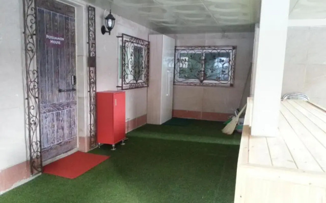 Отель Persimmon House вид на фасад