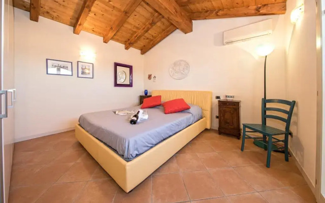 Отель Borgo Del Torchio B1 Манерба-дель-Гарда комната для гостей