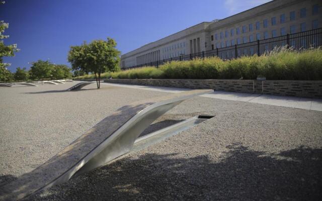 Courtyard by Marriott Arlington Crystal City/Reagan National 1