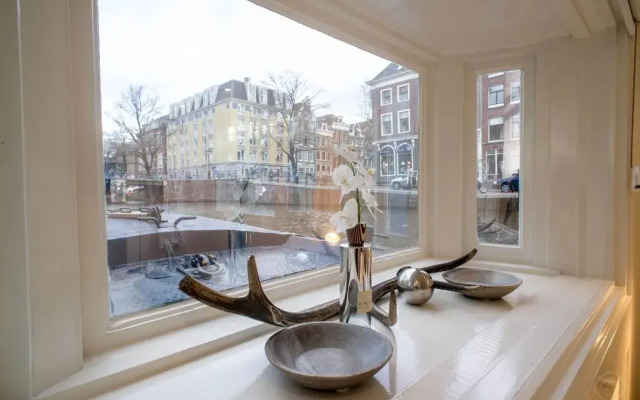 Отель Houseboat Suite Westertoren комната для гостей