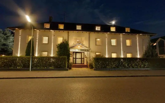 Hotel Olympia Мюнхен вид на фасад