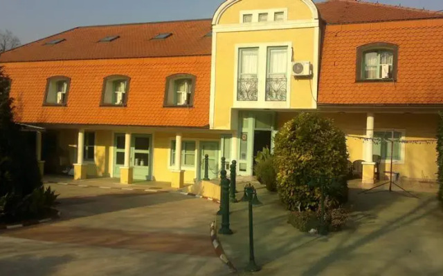 Отель Guest Accommodation Kordun Нови Сад вид на фасад