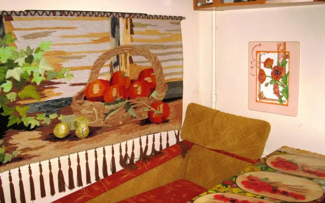 House Hotel Apartments 2 Ровно комната для гостей