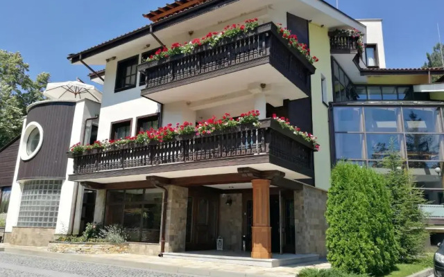 Park Hotel Izvorite вид на фасад