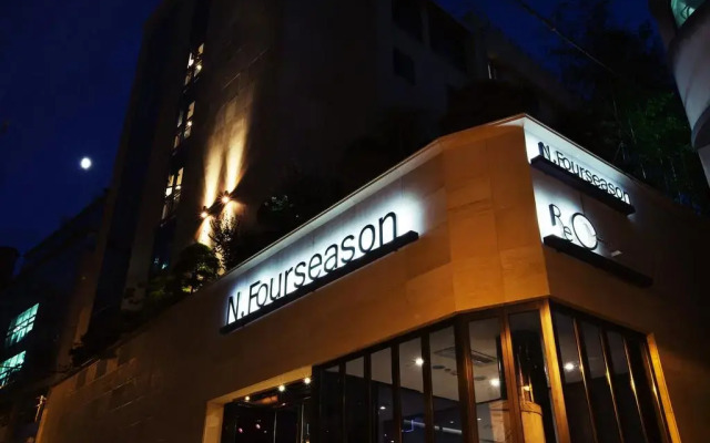 Отель N Fourseason Hotel Myeongdong Южная Корея, Сеул - отзывы, цены и фото номеров - забронировать отель N Fourseason Hotel Myeongdong онлайн вид на фасад