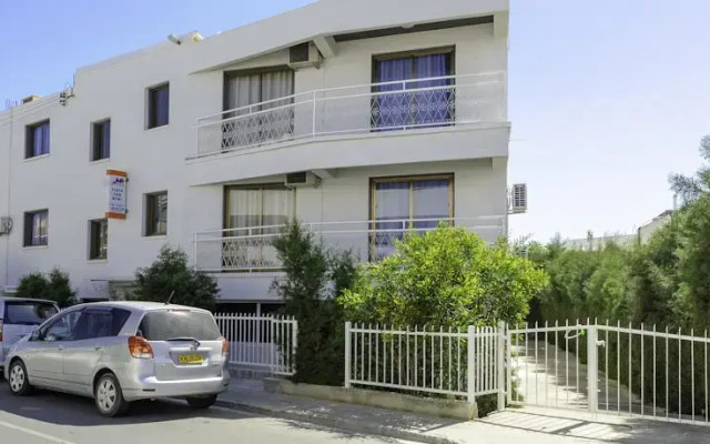 Отель Ayia Napa Suites вид на фасад
