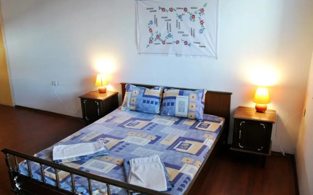 10 Coins Hostel комната для гостей