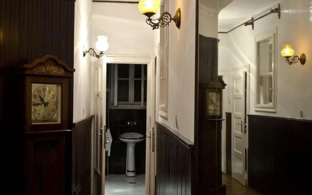 Отель Nikola's Guesthouse Нови Сад комната для гостей