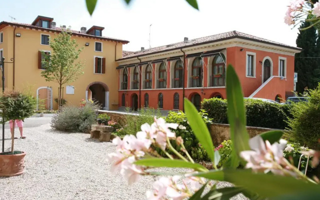 Отель Agriturismo La Filanda Манерба-дель-Гарда