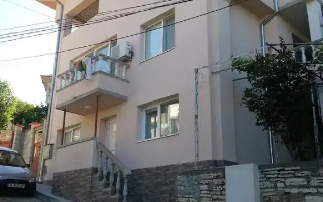 Отель Guest House Emi вид на фасад