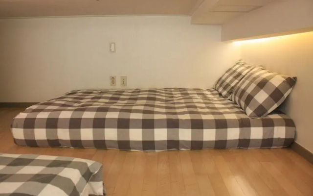 Gangnam Studio Plus