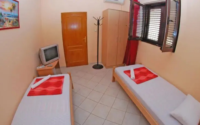 Апартаменты Apartments Kaludjerovic комната для гостей