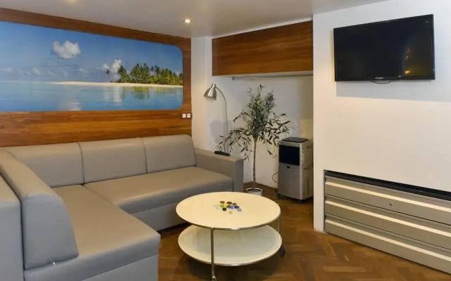 Апартаменты Design Apartments Budapest2 комната для гостей