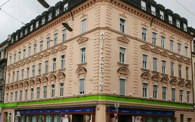 Hotel Caroline вид на фасад