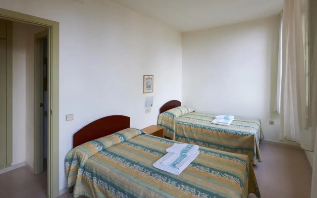 Отель Apartamentos Montserrat Abat Marcet Монистроль-де-Монтсеррат комната для гостей