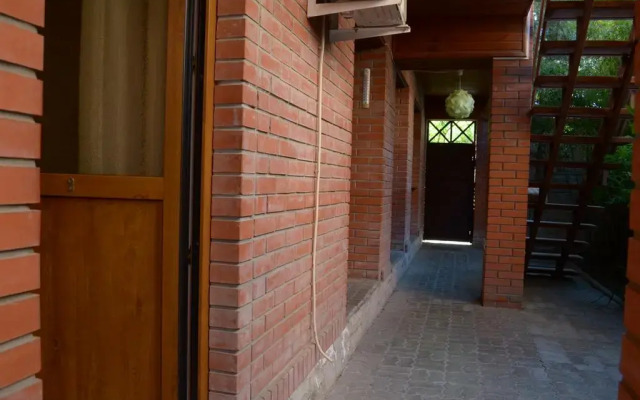 Гостиница Angel Guest House вид на фасад