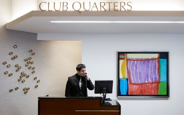 Club Quarters Hotel, Wacker at Michigan 1