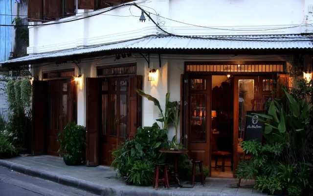 Отель The Bhuthorn Bed and Breakfast вид на фасад