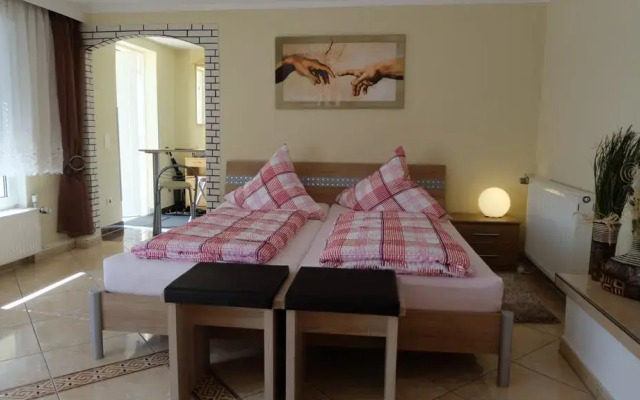 Отель Ferienwohnung Dresden Trachenberge Германия, Дрезден - отзывы, цены и фото номеров - забронировать отель Ferienwohnung Dresden Trachenberge онлайн комната для гостей
