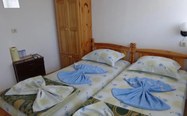 Отель Guest House Mariana Болгария, Балчик - отзывы, цены и фото номеров - забронировать отель Guest House Mariana онлайн комната для гостей