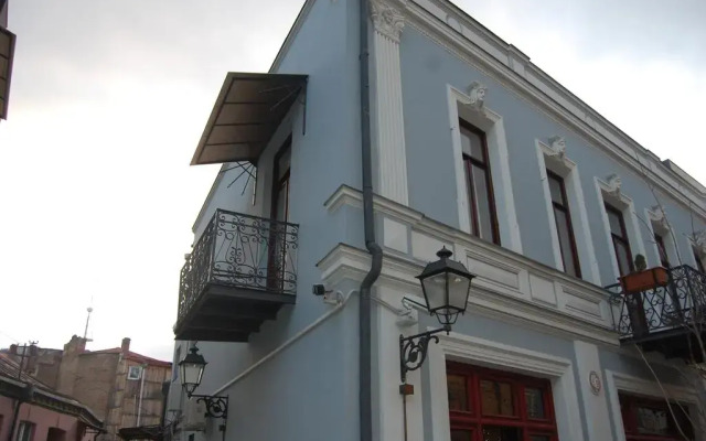 Отель Avenue18 Грузия, Тбилиси - отзывы, цены и фото номеров - забронировать отель Avenue18 онлайн вид на фасад