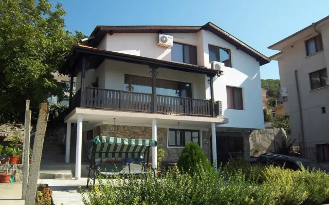 Апартаменты Apartments Bachvarovi вид на фасад