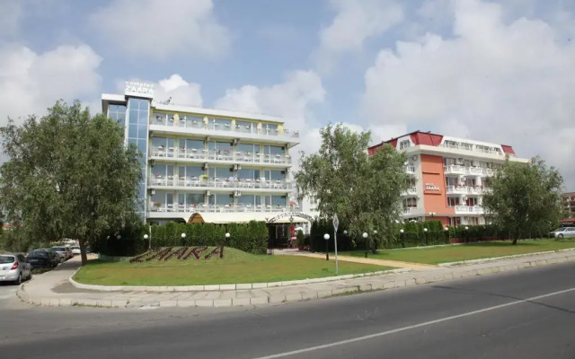 Hotel Zaara вид на фасад