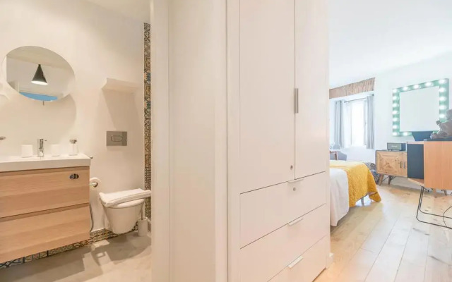 Отель Downtown Comfy Sweet комната для гостей