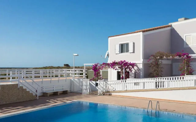 Отель Bungalow La Mareta бассейн