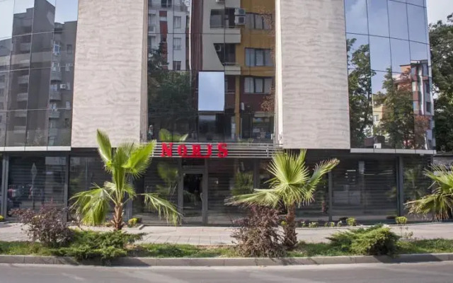 Hotel Noris вид на фасад