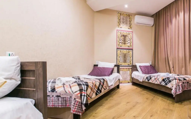 Отель Sweet Home 3 at Freedom Square комната для гостей