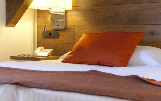 Отель Nubahotel Vielha Испания, Вьельа Э Михаран - отзывы, цены и фото номеров - забронировать отель Nubahotel Vielha онлайн комната для гостей