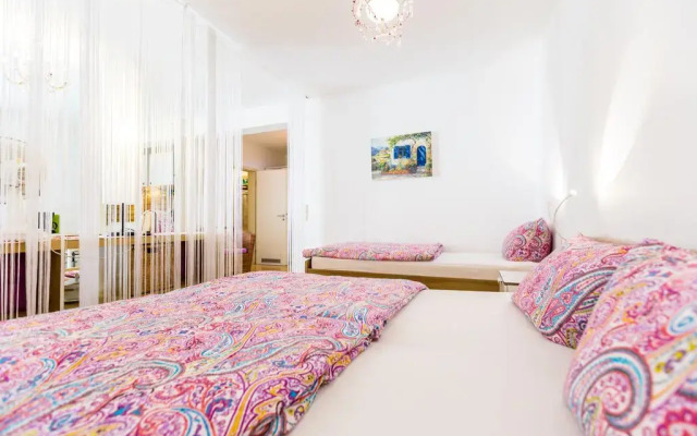 Апартаменты Apartment City - Deutz - Deutzer Brücke Кёльн комната для гостей