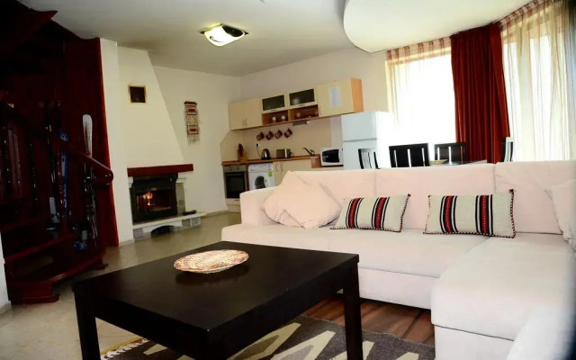 Отель Chalet Raikovski Livadi Пампорово комната для гостей
