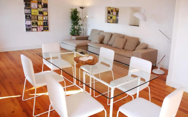 Отель Lisbon Inside Connect - Bairro Alto Apartments Португалия, Лиссабон - отзывы, цены и фото номеров - забронировать отель Lisbon Inside Connect - Bairro Alto Apartments онлайн комната для гостей