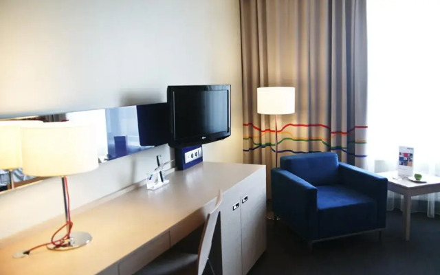 Гостиница Park Inn Астрахань в Астрахани 8 отзывов об отеле, цены и фото номеров - забронировать гостиницу Park Inn Астрахань онлайн удобства в номере
