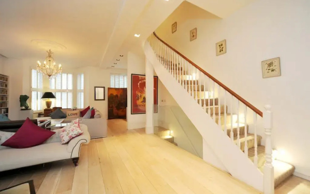 Отель Veeve Impressive 6 Bed Family Home Holland Park Kensington комната для гостей