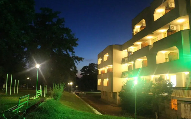 Atliman Beach Park Hotel вид на фасад