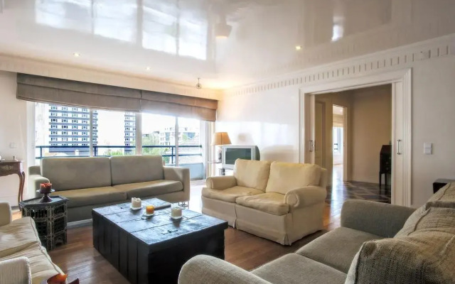 Апартаменты Portuguese Living Saldanha Prestige Apartments комната для гостей
