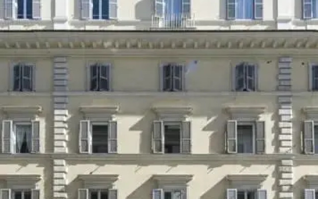 Отель Caesar House Residenze Romane вид на фасад
