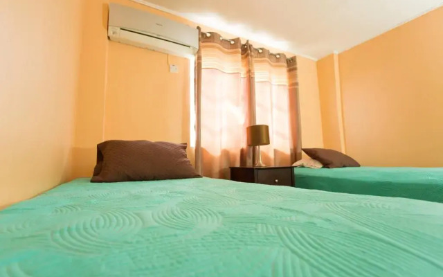 Отель Cozy Accommodations 1 комната для гостей