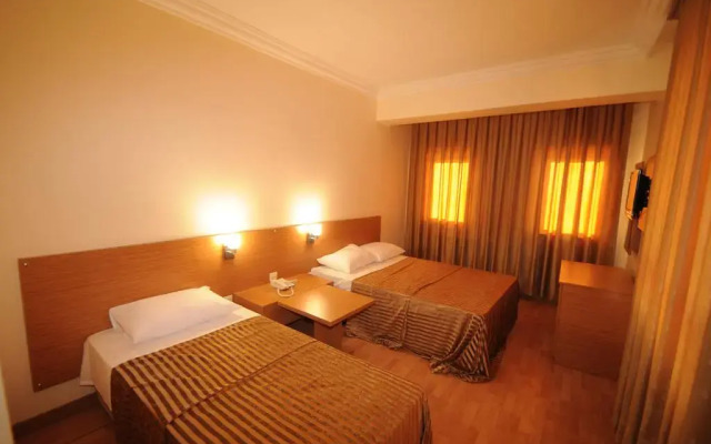 Отель Serra Otel комната для гостей