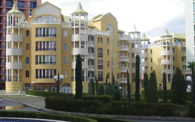 Апартаменты Apartment in Victoria Residence Солнечный берег вид на фасад