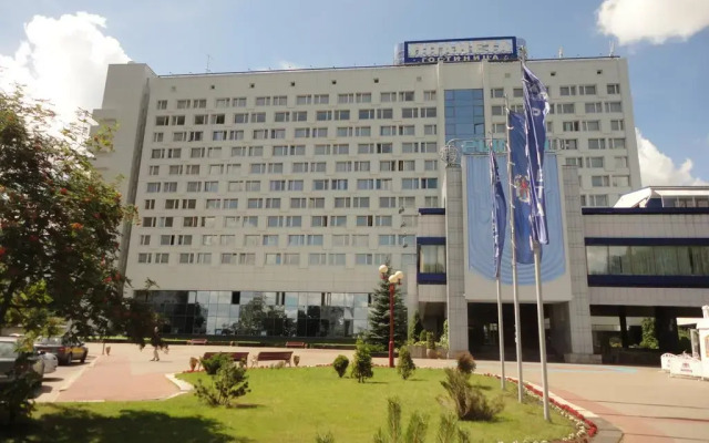 Гостиница Планета вид на фасад