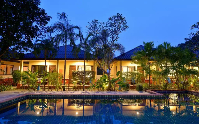 Отель Happy Cottages Phuket бассейн