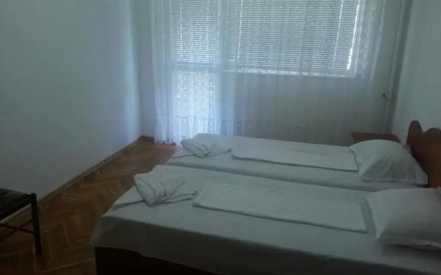 Отель Guest House Ralitsa Поморие комната для гостей