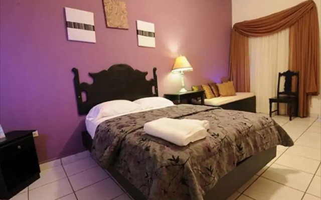 UW Oasis Hotel комната для гостей